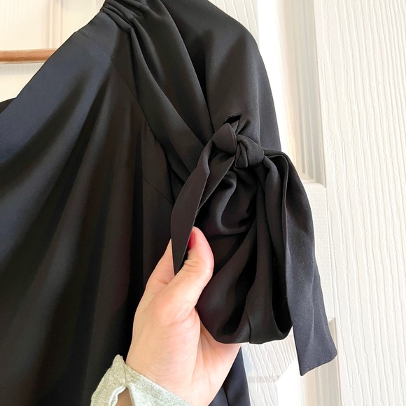 Aritzia Babaton Malik Blouse - Picture 4 of 6